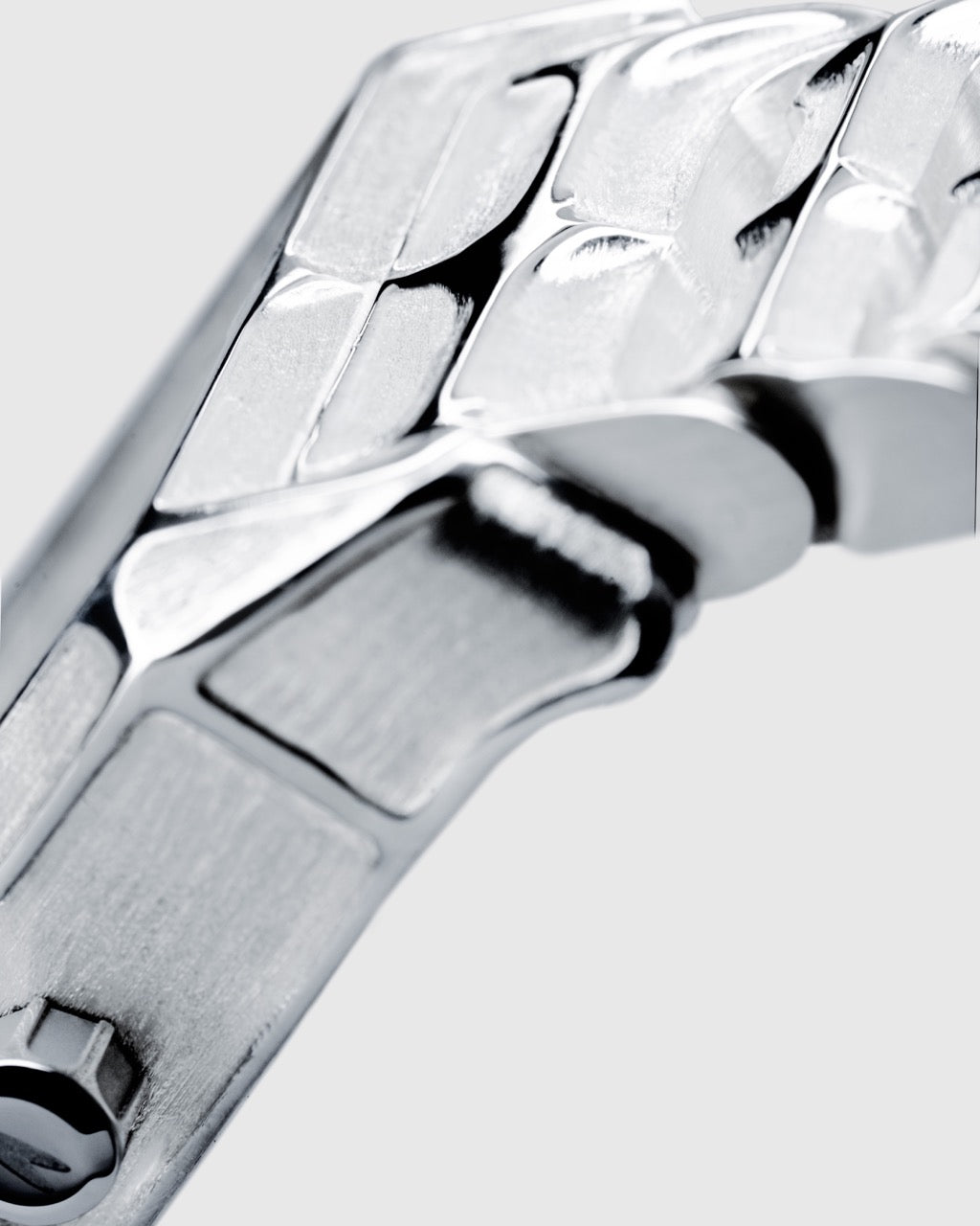 Silver Vault in Red Agate