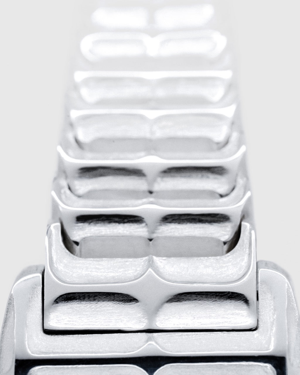 Silver Vault in Red Agate