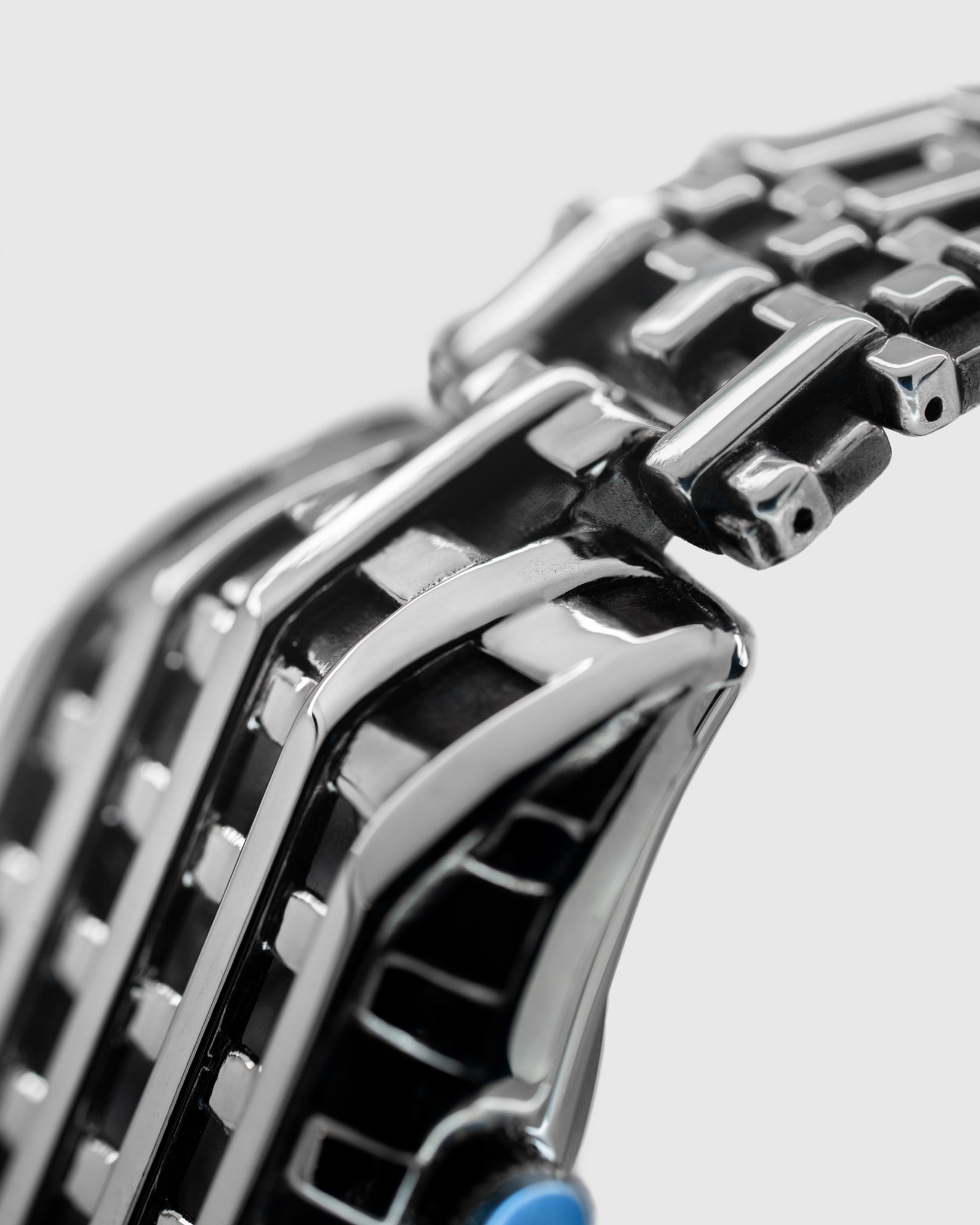 Silver Trench in Silver