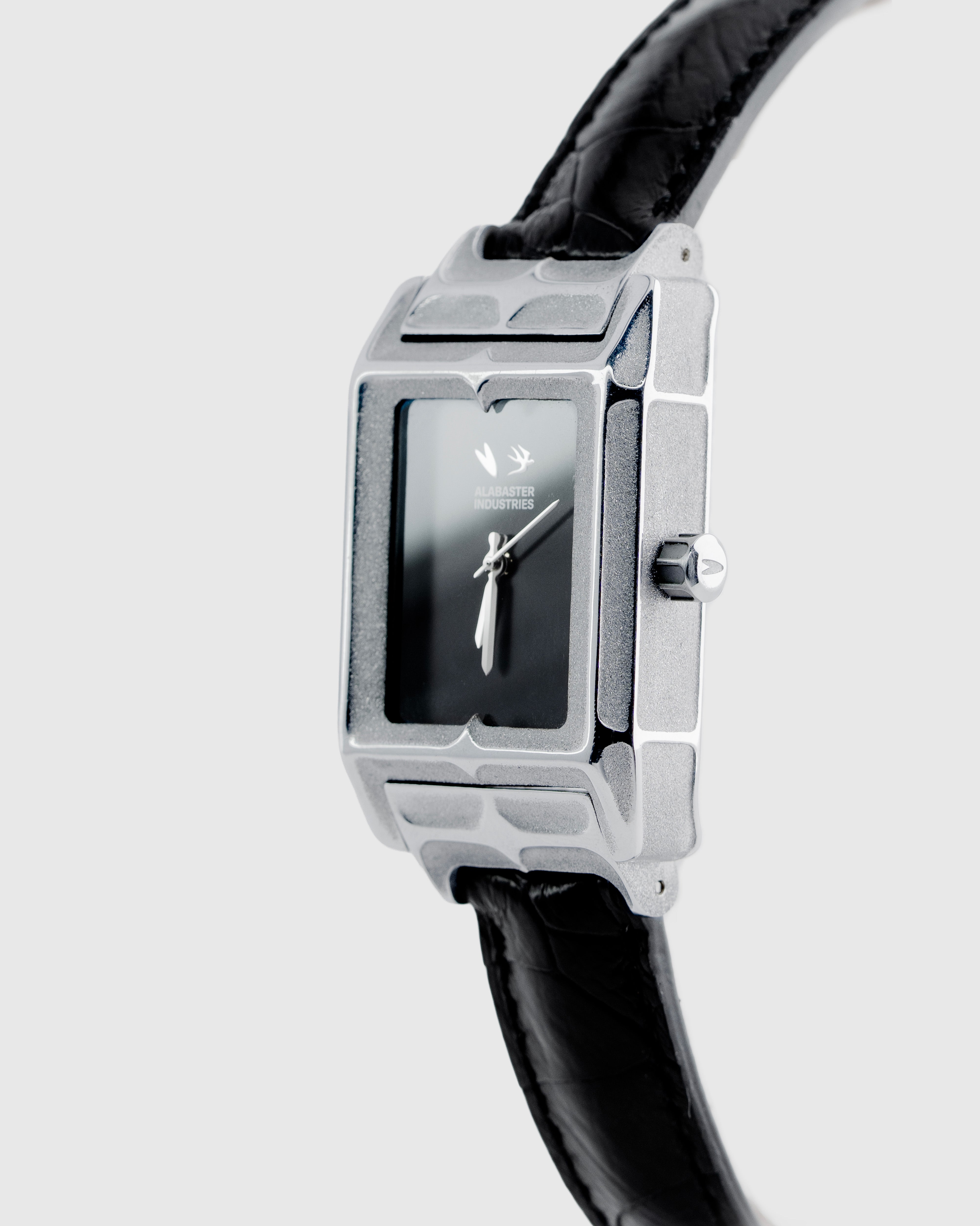 Silver Vault in Black